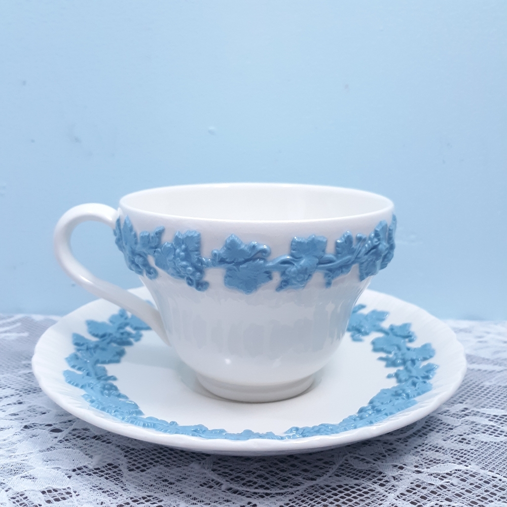 Wedgwood Queensware Lilac Blue Cream Seashell Edge Embossed Grapes Teacup Saucer
